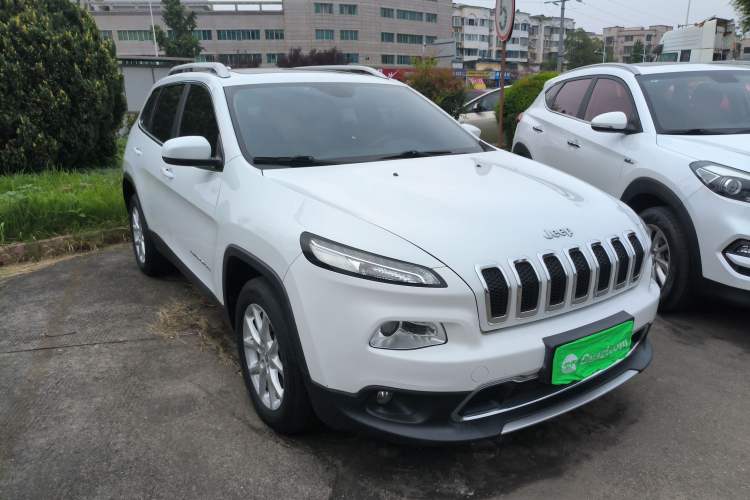 Used Jeep Cherokee 2017 2.0L Superior Edition