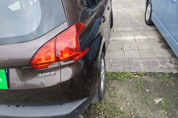 Used Peugeot 2008 2014 1.6L Manual Fashion Edition Exterior 3