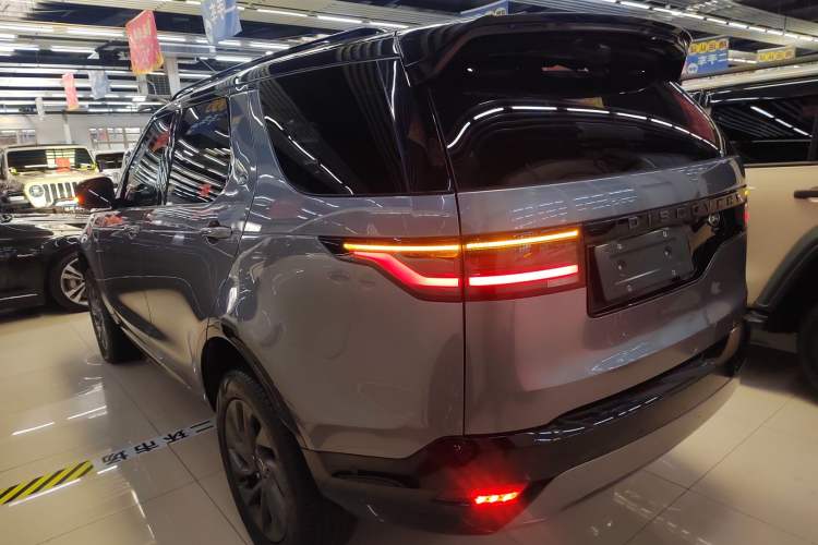 Used Land Rover Discovery 2023 Revised Version 360 PS R-Dynamic S