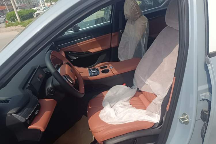 Used Geely Galaxy L6 2025 EM-i 140km Explorer+ Edition
