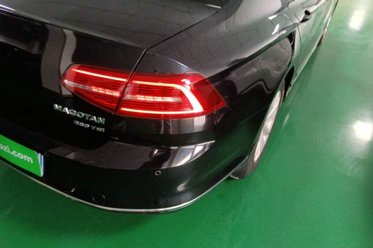 Used Volkswagen Magotan 2017 280TSI DSG Leading Edition
