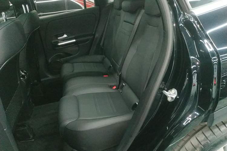 Used Mercedes-Benz GLA 2023 GLA 200 Left Rear Seat