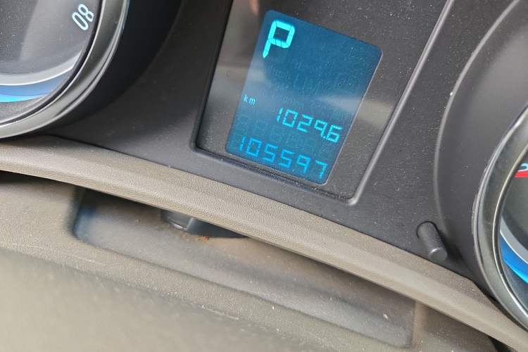 Used Buick GT 2013 GT 1.6L Automatic Fashion Edition Odometer Close Up