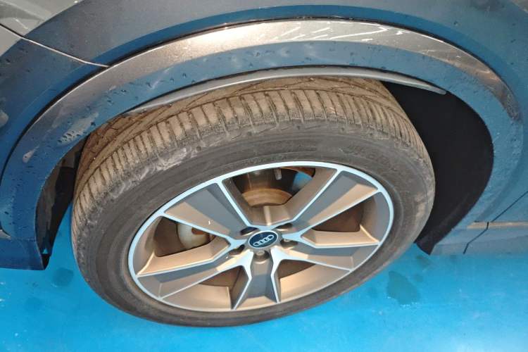 Used Audi Q2L 2022 35 TFSI Fashion Dynamic Model Left Front Wheel Hub