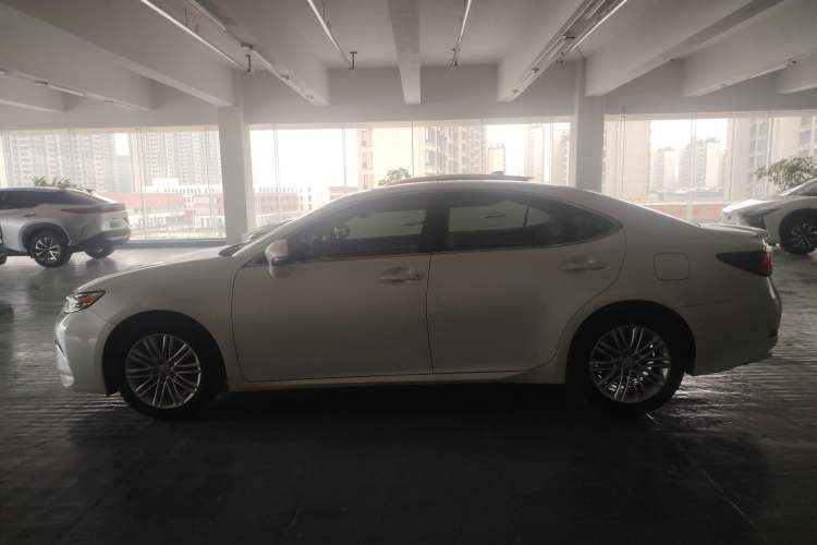 Used Lexus ES 2016 200 Midnight Special Limited Edition