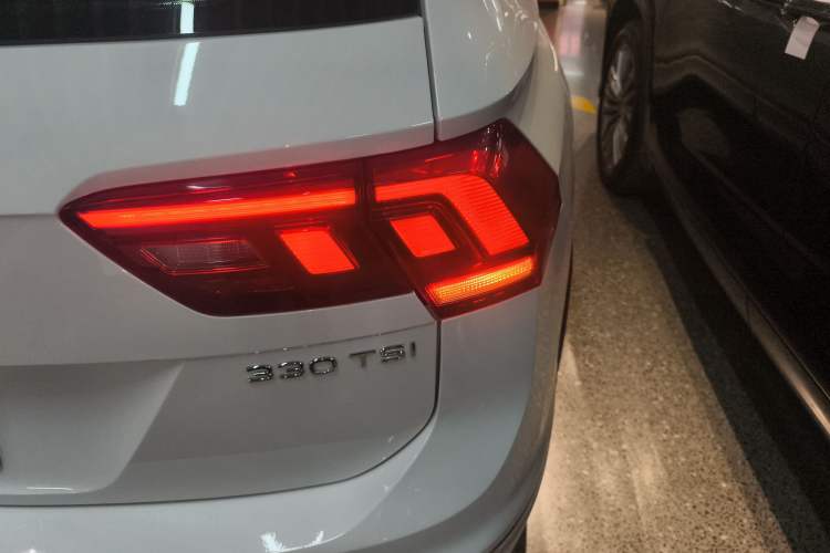 Used Volkswagen Tiguan L 2021 330TSI Automatic Two-Wheel Drive R-Line Enhanced Edition
