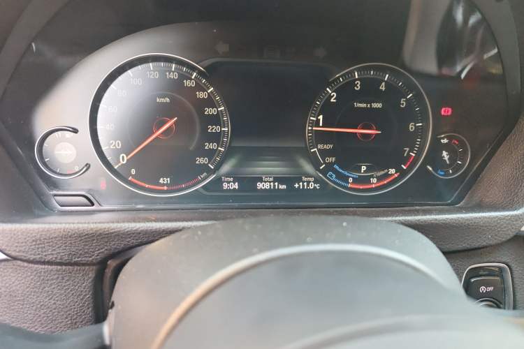 Used BMW 3 Series GT 2020 320i M Sport Package Odometer Close Up