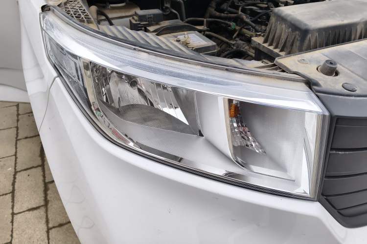 Used Wuling Zhengcheng 2021 1.5T Manual Comfort Version Right Front Headlight