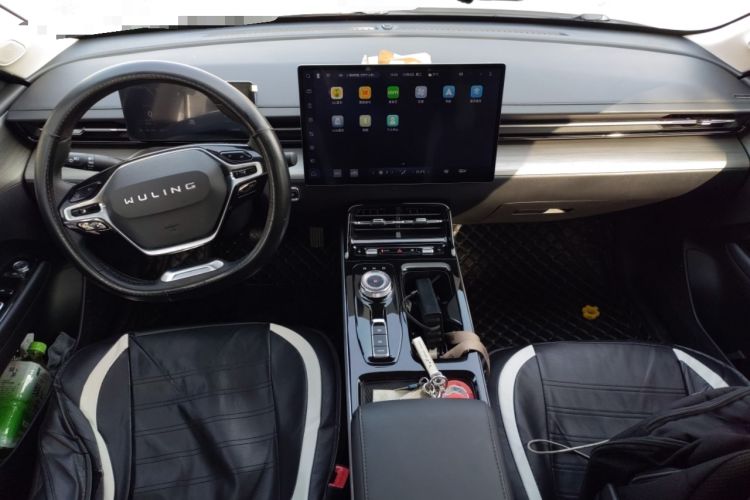 Used Wuling Xingguang 2024 Co-Creation Edition 510 Advanced Model Center Console