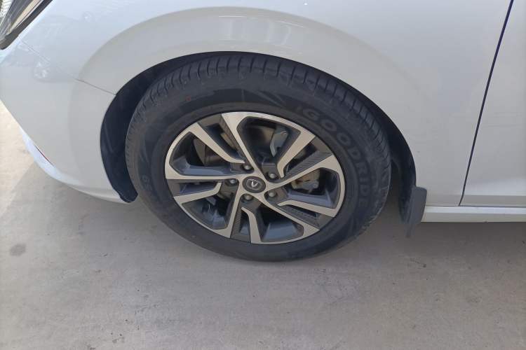 Used CHANGAN Eado 2018 1.6L GDI Manual Fashion Edition Exterior 4