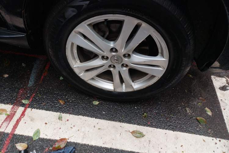 Used Hyundai Santa Fe Classic 2011 2.4 Comfort Edition 7-Seater Two-Wheel Drive Right Front Wheel Hub