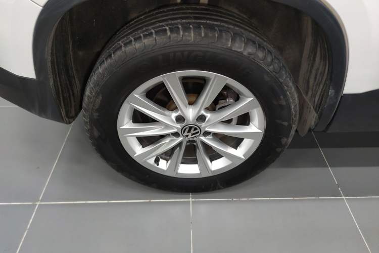 Used Volkswagen Tiguan L 2016 280TSI Automatic Two-Wheel-Drive Silk Road Style Edition
