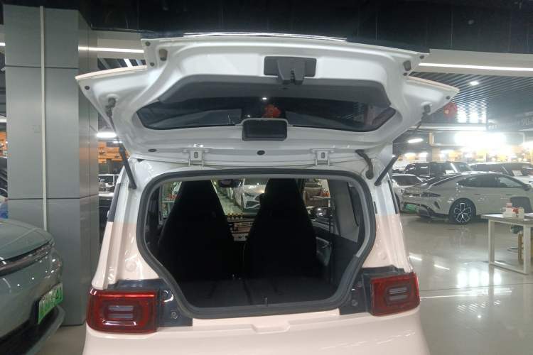 Used Wuling Hongguang MINIEV 2021 Macaron Premium Model – Lithium Iron Phosphate Trunk