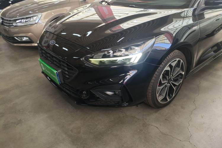 Used Ford Focus 2021 Sedan EcoBoost 180 Automatic ST Line