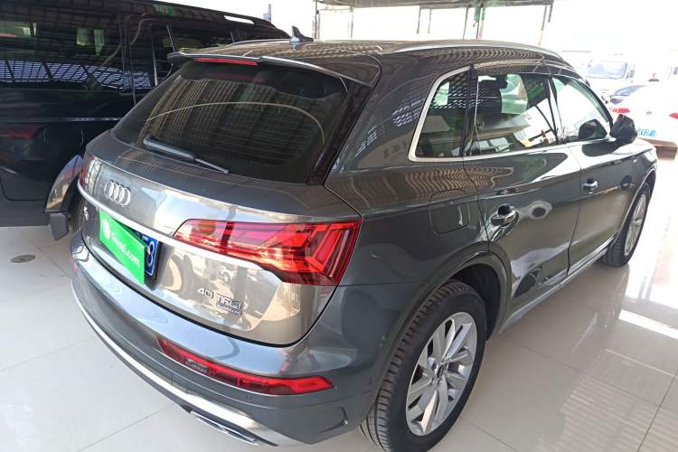 Used Audi Q5L 2022 40T Luxury Dynamic Model Rear Right 45 Deg