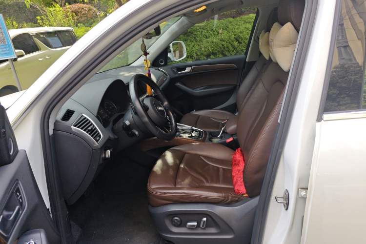 Used Audi Q5 2015 40 TFSI Comfort Model Left Front Seat