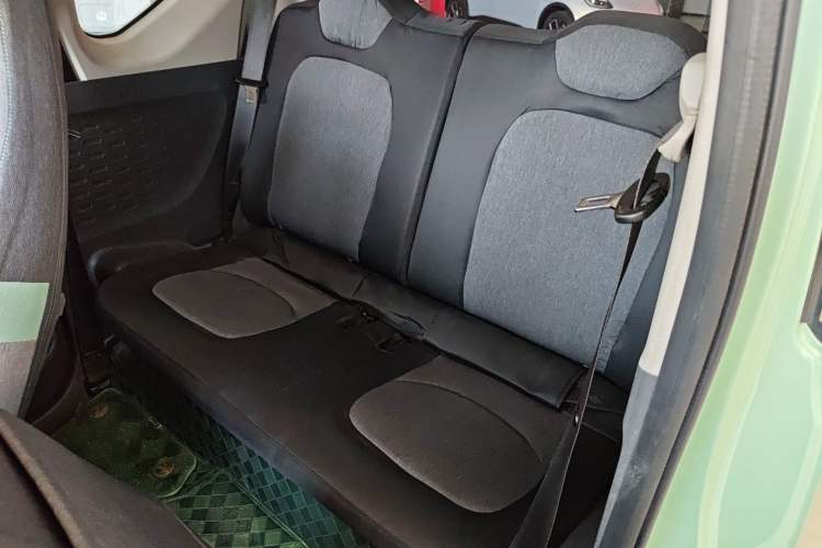 Used Wuling Hongguang MINIEV 2021 Macaron Fashion Edition Lithium-Ion Battery Left Rear Seat