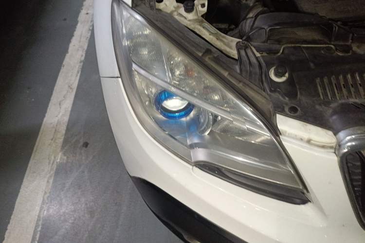 Used Buick Encore 2013 1.4T Automatic All-Wheel Drive Flagship Edition Right Front Headlight