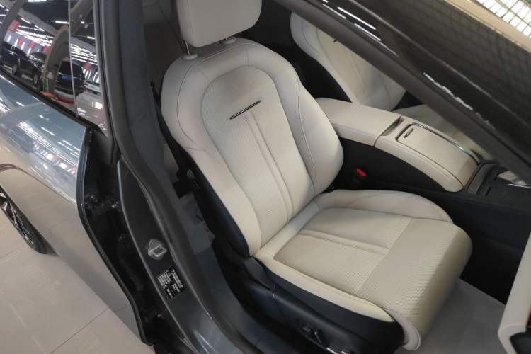 Used Zeekr 007 2024 Rear-Drive Enhanced Version 75 kWh Right Front Seat