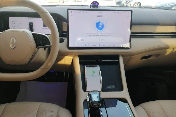 Used Hima AITO M7 2024 1.5T Intelligent Driving Rear-Drive Pro Version 5 Seats Audio And AC Panel