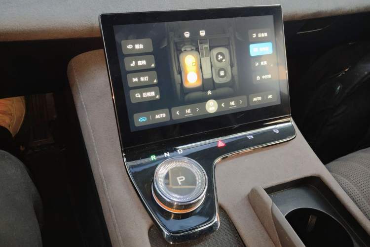 Used VOYAH PASSION 2023 Four-Wheel Drive Standard Edition