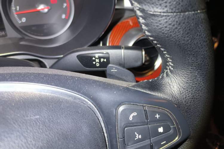 Used Mercedes-Benz GLC 2018 Facelift GLC 260 4MATIC Luxury Edition
