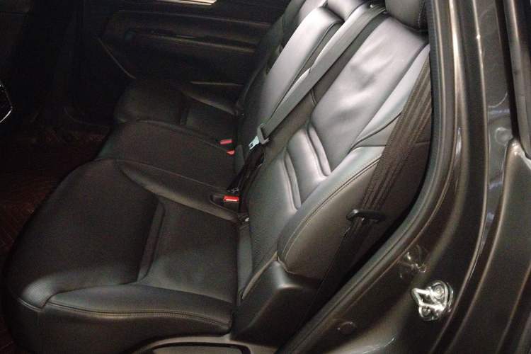 Used Mazda CX-8 2019 2.5L Two-Wheel Drive Prestige Version Left Rear Seat