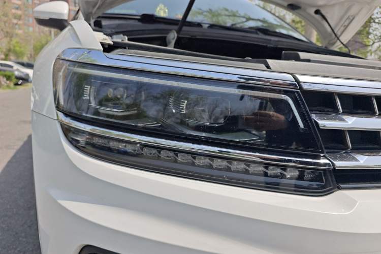 Used Volkswagen Tiguan L 2017 330TSI Automatic Two-Wheel Drive Flagship Edition Right Front Headlight