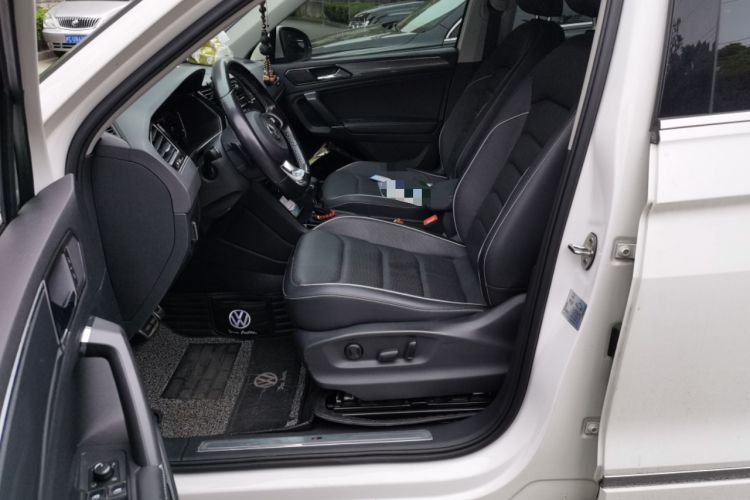 Used Volkswagen Tiguan L 2020 330TSI Automatic Two-Wheel Drive R-Line Flagship Version China VI Standard Left Front Seat