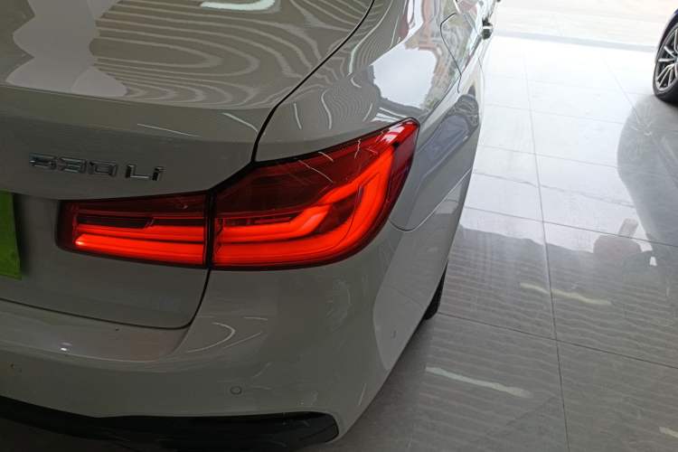 Used BMW 5 Series 2019 530Li Leading Model M Sport Package