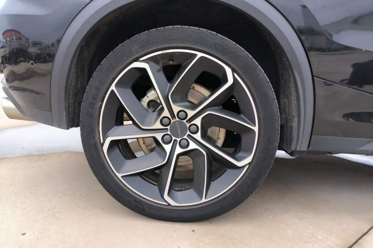 Used Lynk & Co 05 2020 2.0TD Two-Wheel Drive Shine Halo
