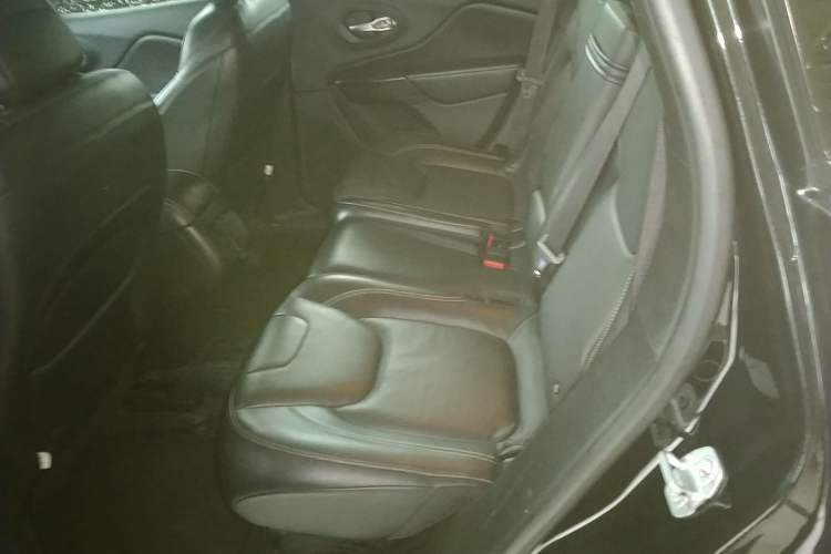 Used Jeep Cherokee 2016 2.4L Leading Edition Left Rear Seat