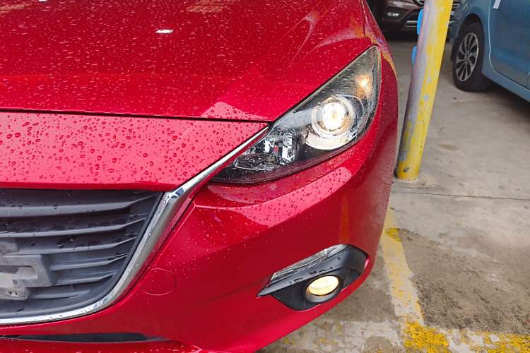 Used Mazda 3 Axela 2014 Sedan 1.5L Automatic Luxury Model Left Front Headlight