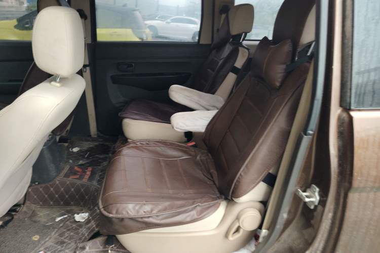 Used Wuling Hongguang 2014 1.5L S Standard Version Left Rear Seat