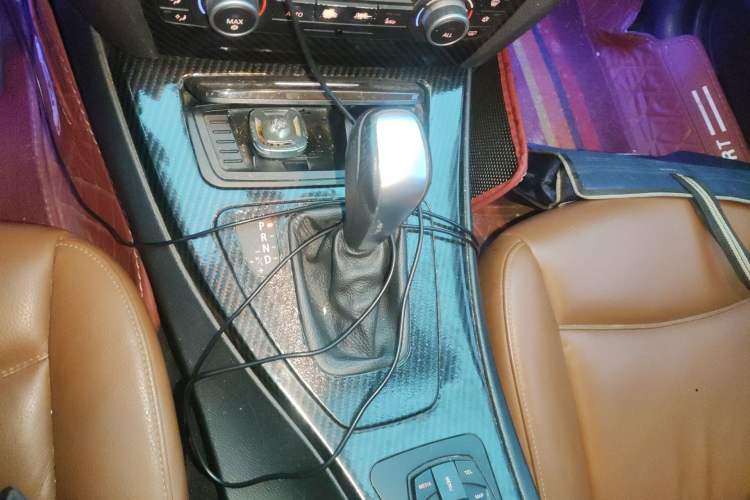 Used BMW 3 Series 2010 325i Sport Edition Gear Lever