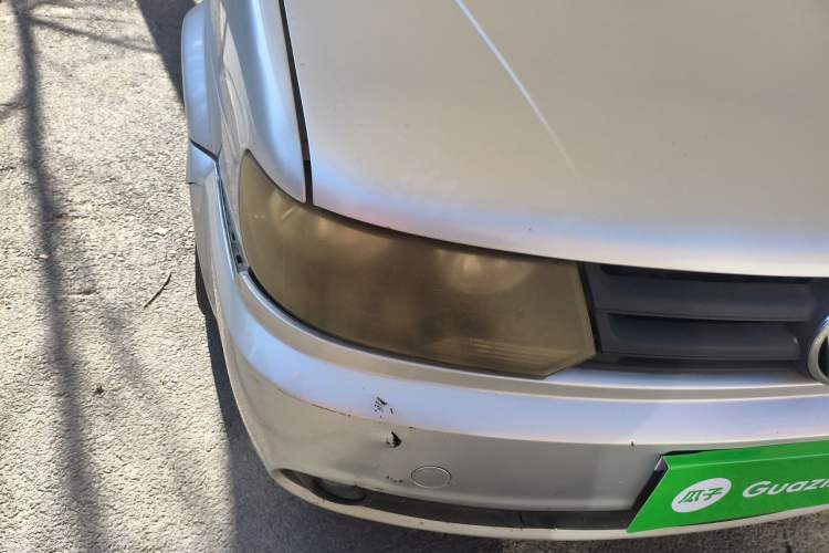 Used Volkswagen Jetta 2010 1.6L Vanguard Right Front Headlight