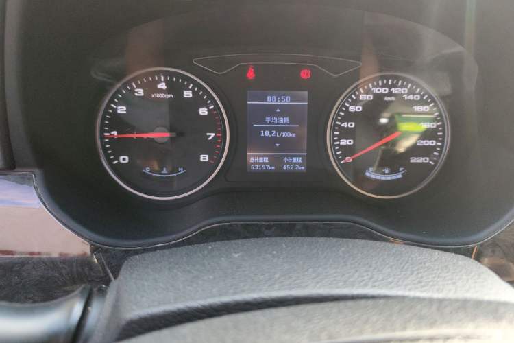 Used JAC Refine M4 2016 2.0L Manual Luxury Version