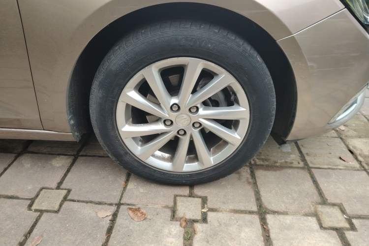 Used Buick Verano 2019 Sedan 15S Automatic Entry Model Right Front Wheel Hub