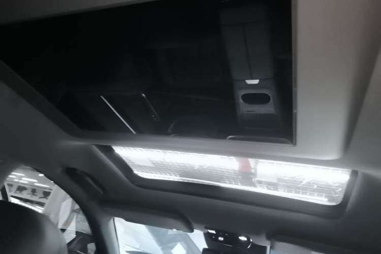 Used Dongfeng eπ eπ008 2025 210 Ultra Range-Extended Version 5 Seats