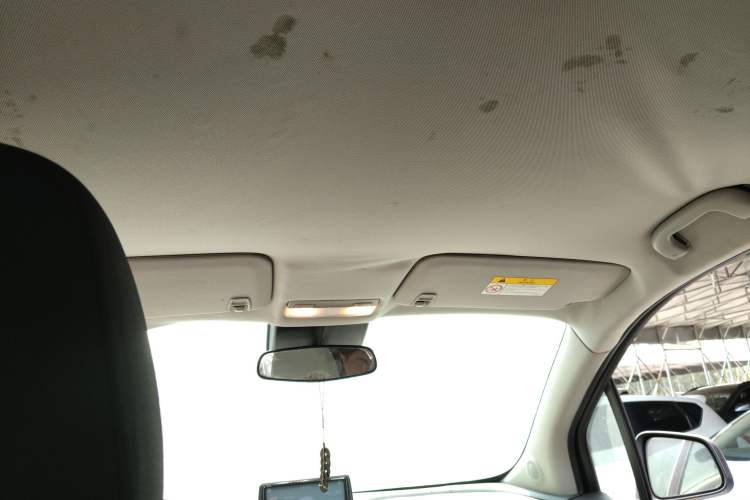 Used Chevrolet Trax 2014 1.4T Manual Two-Wheel Drive Comfort Model Headliner