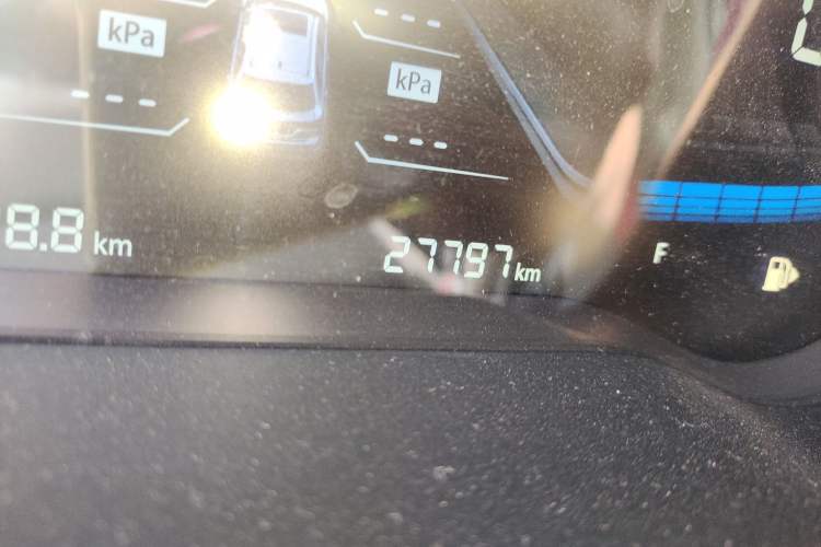 Used Bestune T33 2021 1.2T DCT Luxury Model Odometer Close Up