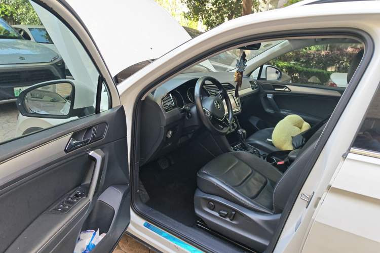 Used Volkswagen Tiguan L 2018 Facelift 330TSI Automatic Two-Wheel Drive Luxury Edition Driver Seat