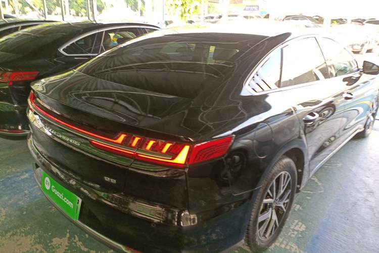 Used BYD e9 2021 Business Edition
