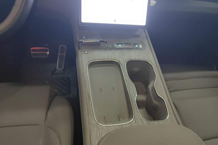 Used Nio ES7 2022 75 kWh Gear Lever