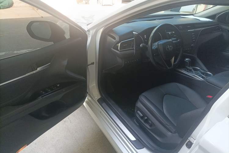 Used Toyota Camry 2018 2.5G Luxury Edition
