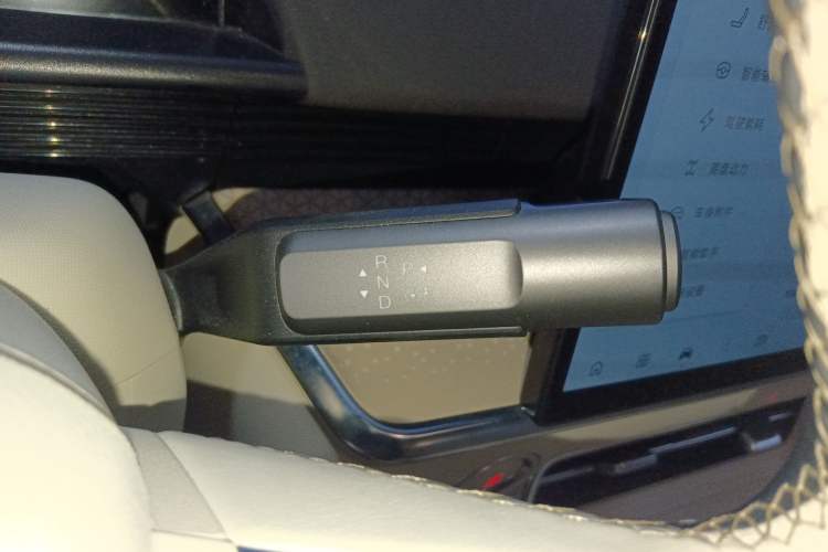 Used Toyota BZ 3X 2025 520 Pro+ LiDAR Edition Gear Lever