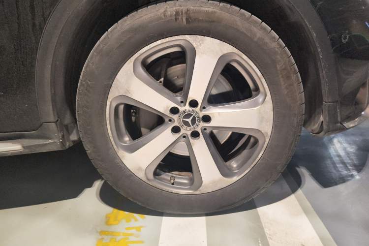 Used Mercedes-Benz GLC 2017 GLC 260 4MATIC Luxury Model
