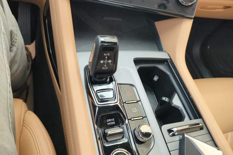 Used Lynk & Co 09 EM-P 2021 2.0T PHEV Halo Six-Seater