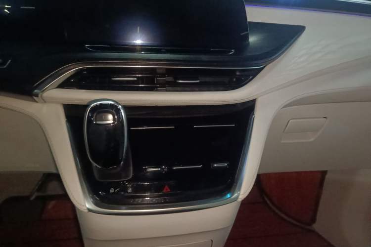 Used Buick GL8 2020 Avenir Avia Four-Seat Luxury Edition