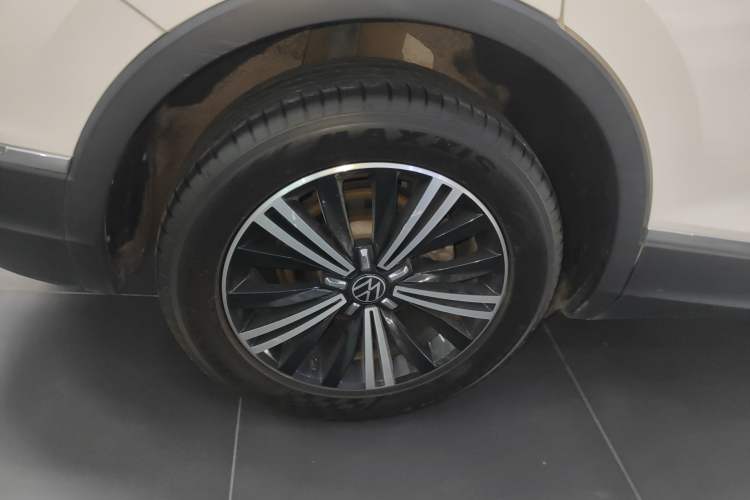 Used Volkswagen Tiguan L 2021 330TSI Automatic Two-Wheel Drive Smart Edition
